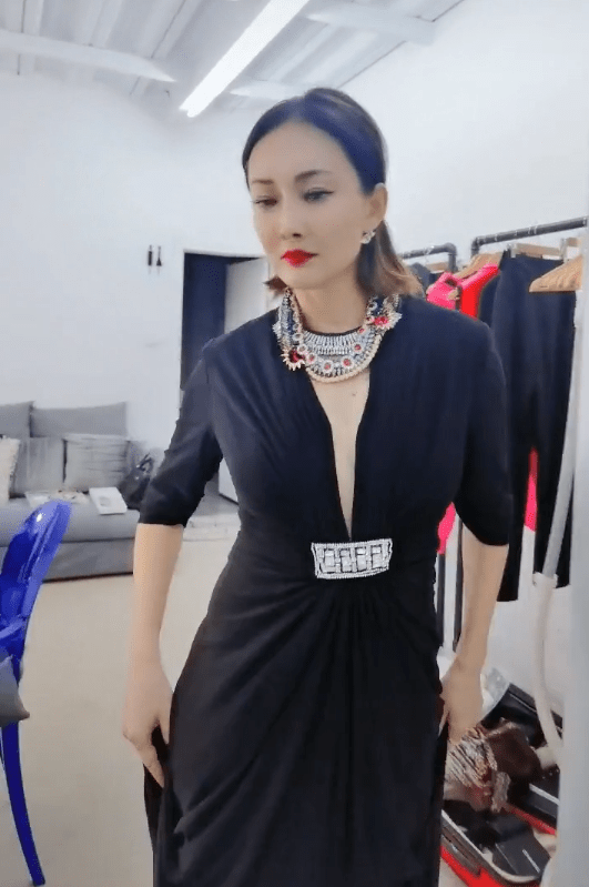 中国老妇另类精品中国老妇的另类生活风采-第3张图片