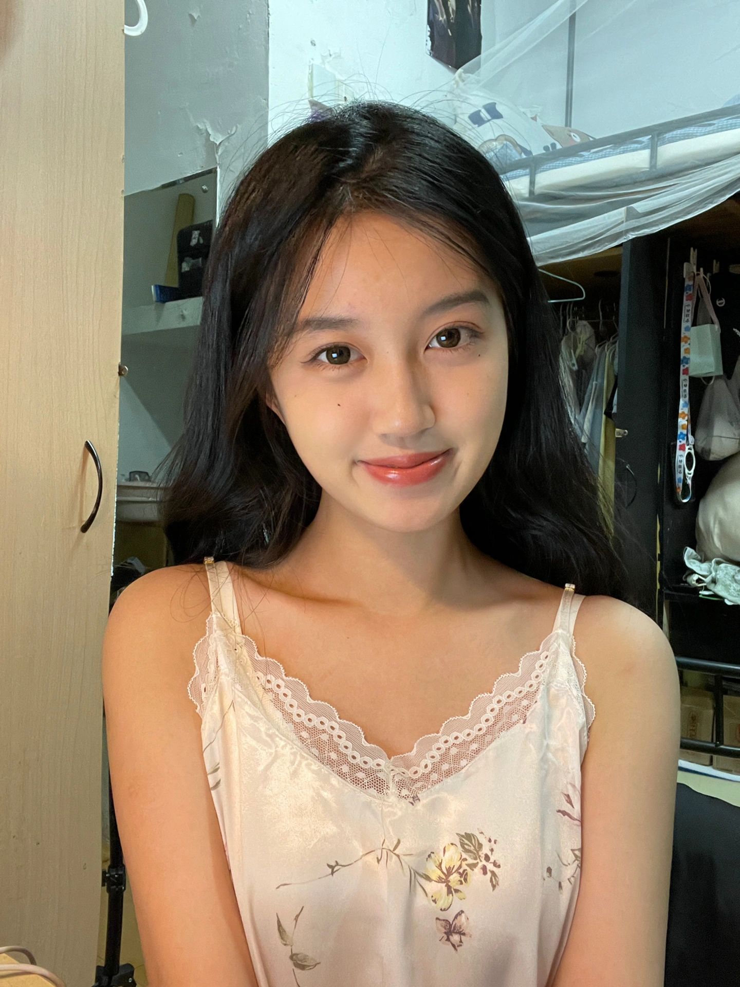关于欣赏美女与网络图片的探讨-第1张图片
