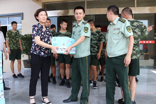 武汉消防官兵浩哥双龙直播武汉消防官兵浩哥双龙直播，守护生命的英勇与智慧-第1张图片