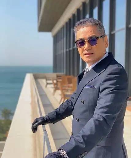 涩老头特别版涩老头，岁月沉淀下的独特魅力-第1张图片