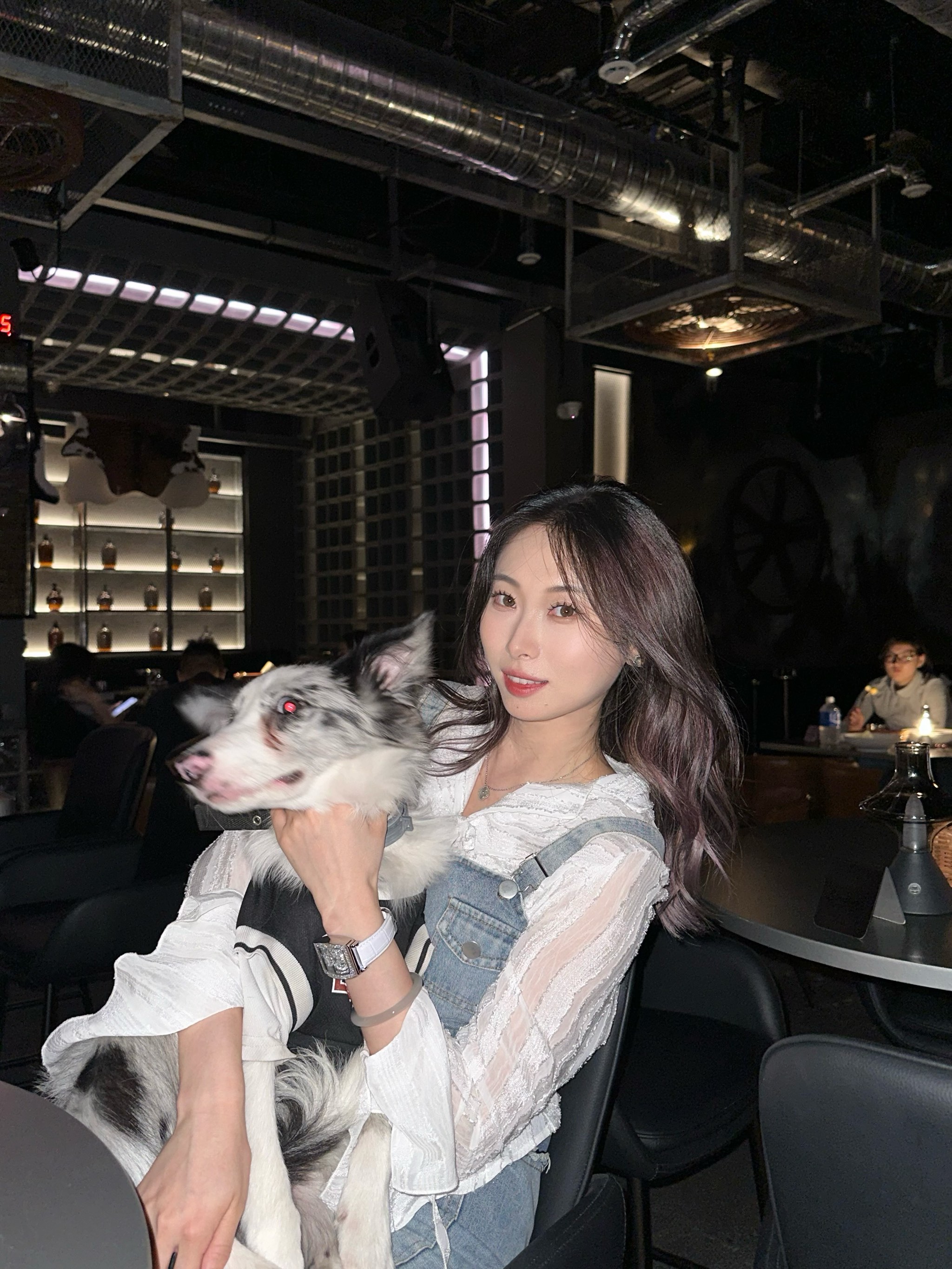 九位美女共同演绎的独特自拍艺术——尿口正面自拍的魅力-第1张图片