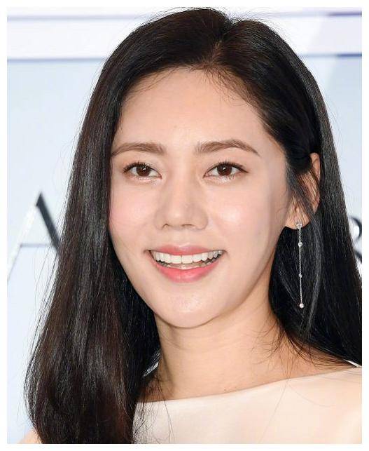 最美儿媳苏暖，温暖家庭的璀璨之星-第1张图片