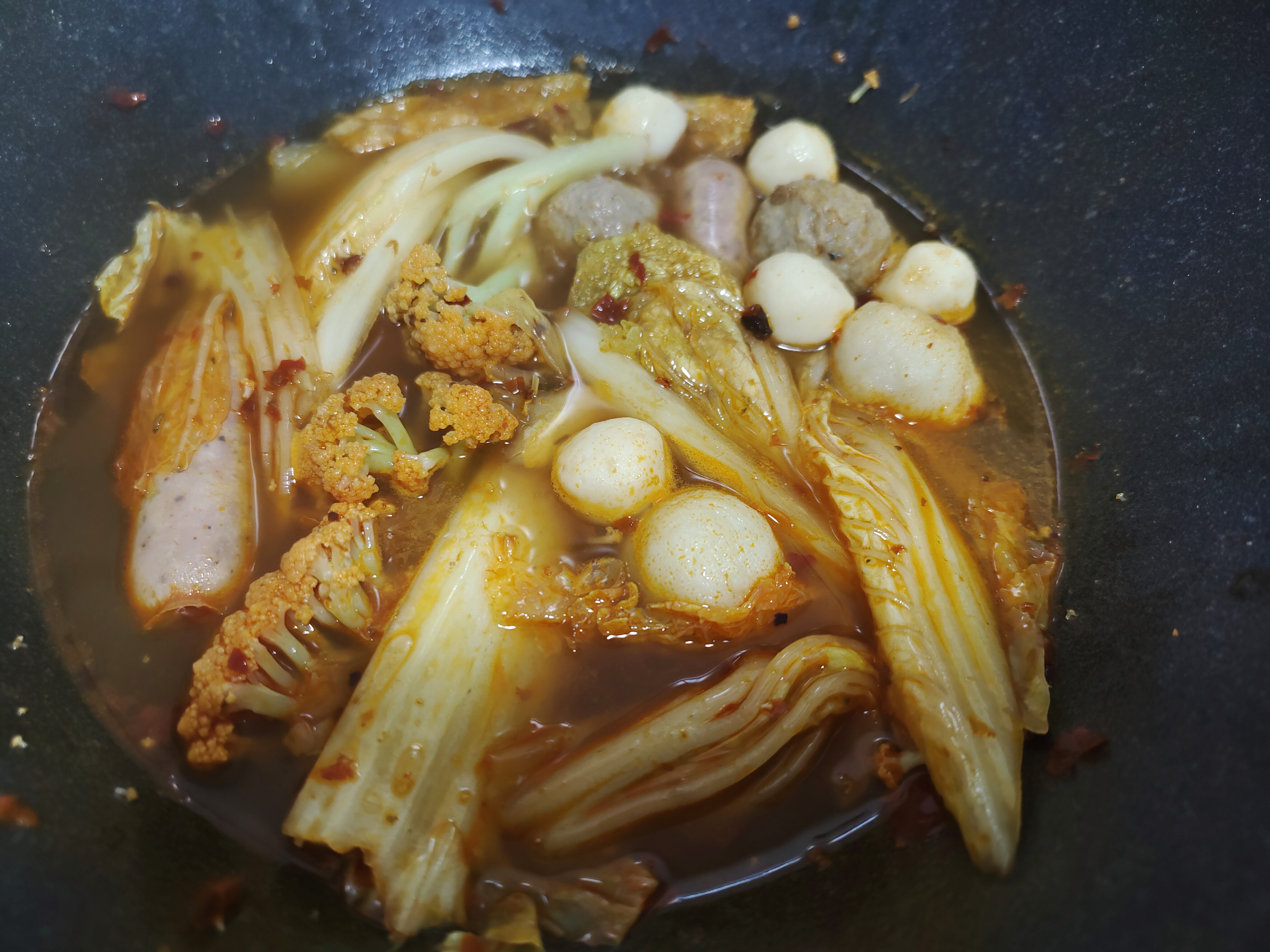 小洞饿了想吃大香肠什么意思小洞饿了，想吃大香肠的含义与背后故事-第2张图片