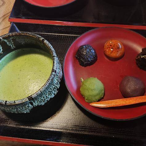 日本黄色文化现象的探讨